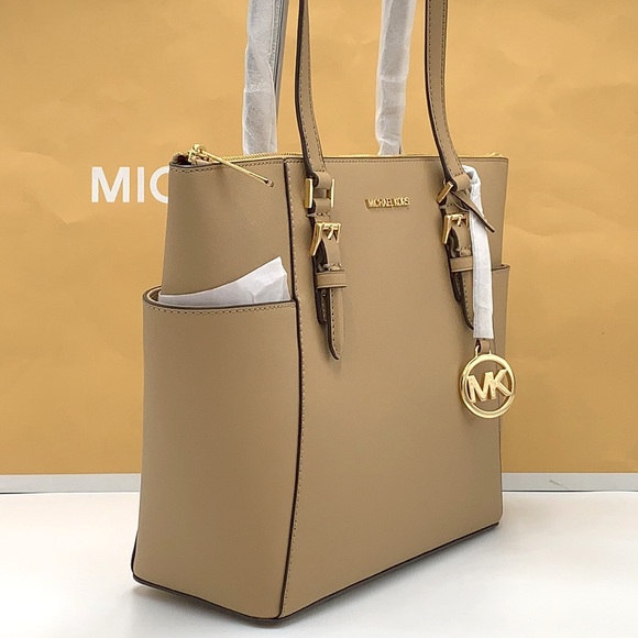 MICHAEL KORS CHARLOTTE LARGE TOP ZIP TOTE CAMEL COLOR - Picture 6 of 16